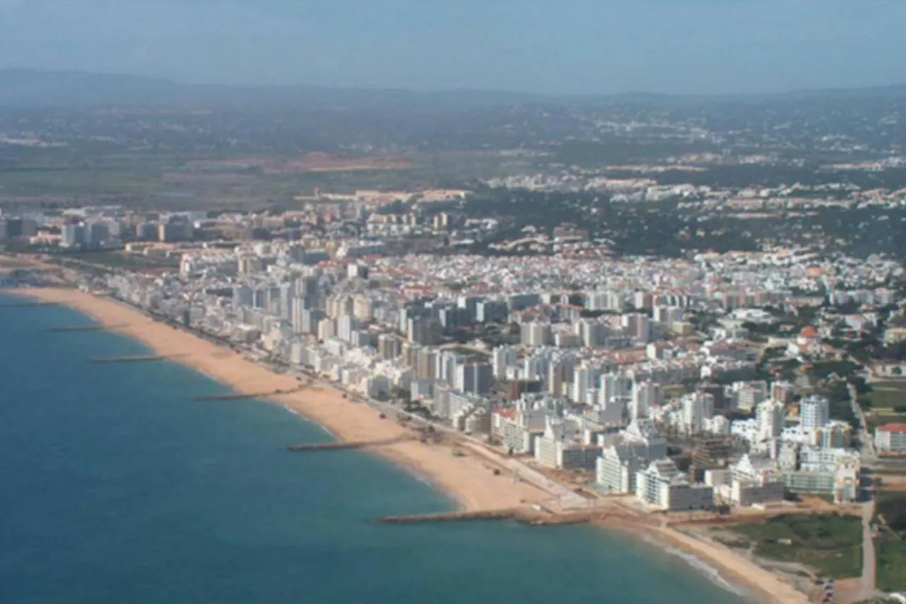 1 Bedroom Holidays Apartment In Quarteira Algarve
